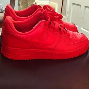 Size 10 triple red AF1